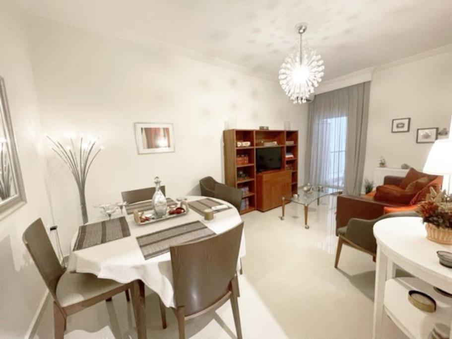Crimson Suite: 1-Bedroom Apartment In Szaloniki Kültér fotó